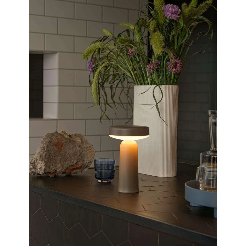 Ease Portable Tafellamp Taupe - Muuto - Koop Online - Afbeelding 3